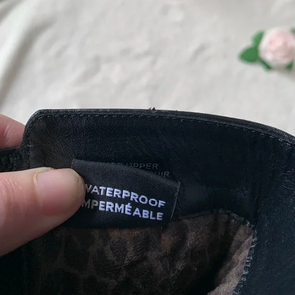 Arctica Exclusive Leather Waterproof Chained Heeled Boots - Picture 15 of 15